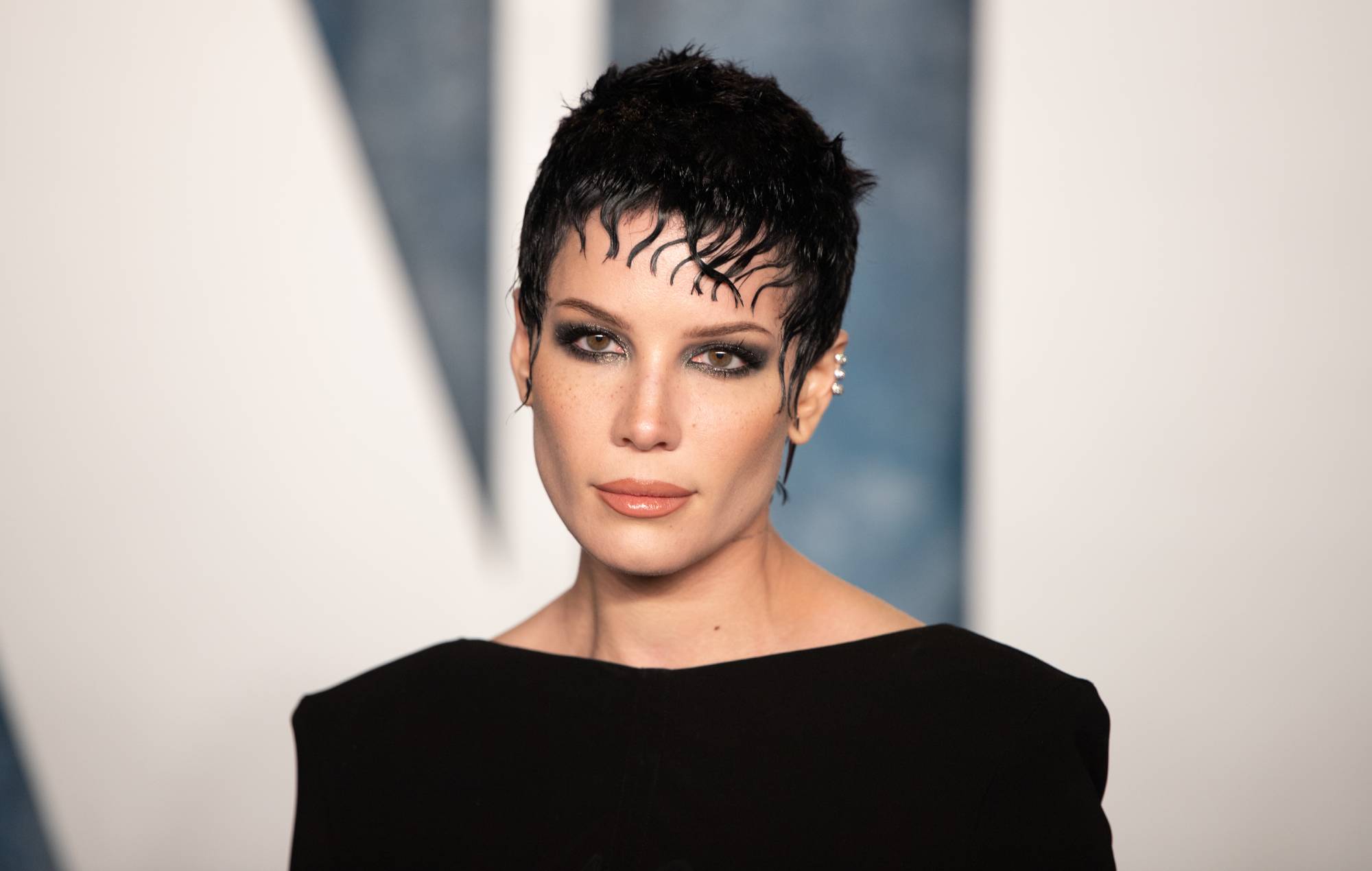 Halsey arrives at the Vanity Fair Oscar Party Hosted By Radhika Jones at Wallis Annenberg Center for the Performing Arts on March 12, 2023 in Beverly Hills, California. Credit: Robert Smith/Patrick McMullan via Getty