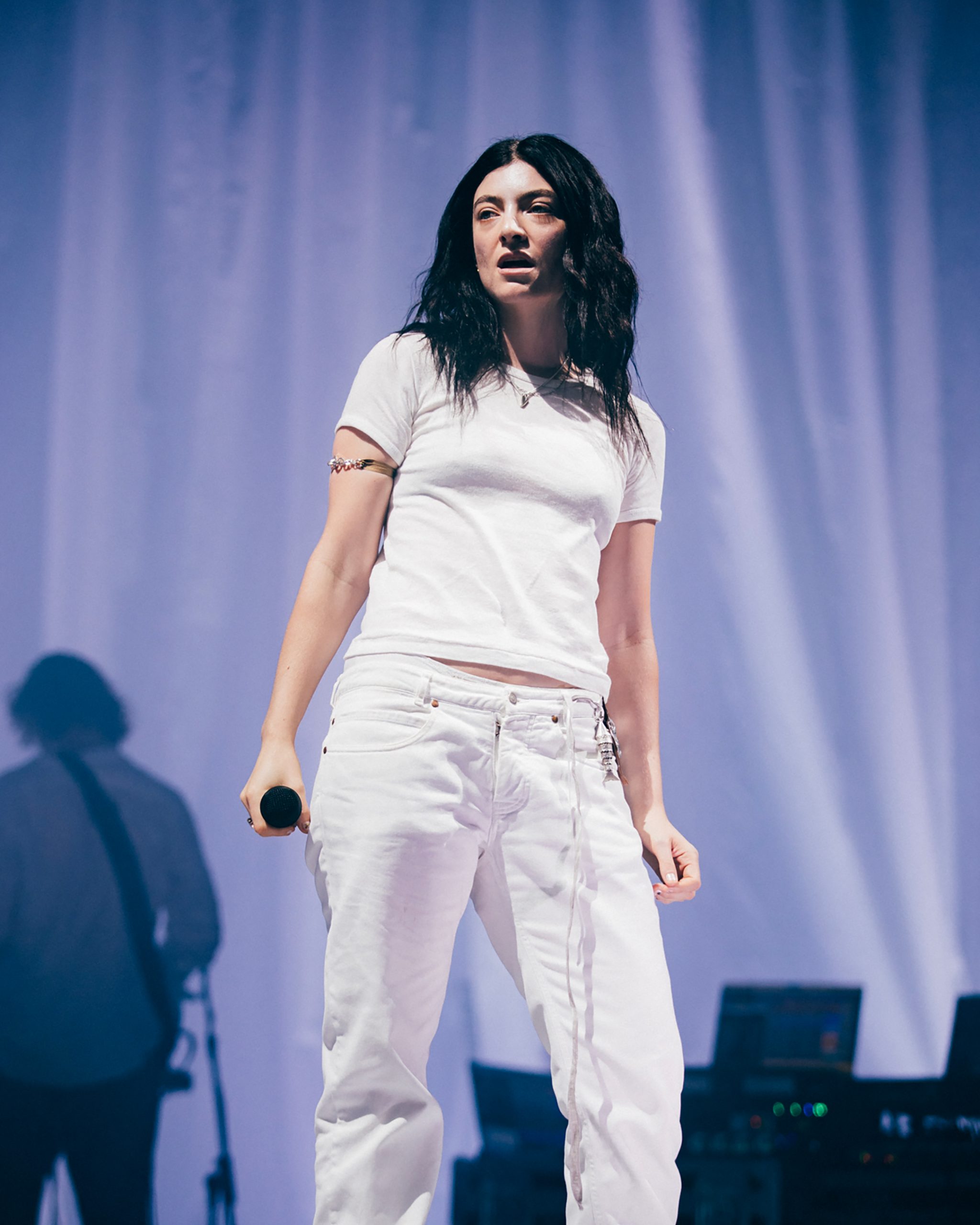 Lorde live at Glastonbury 2025, photo by Derek Bremner