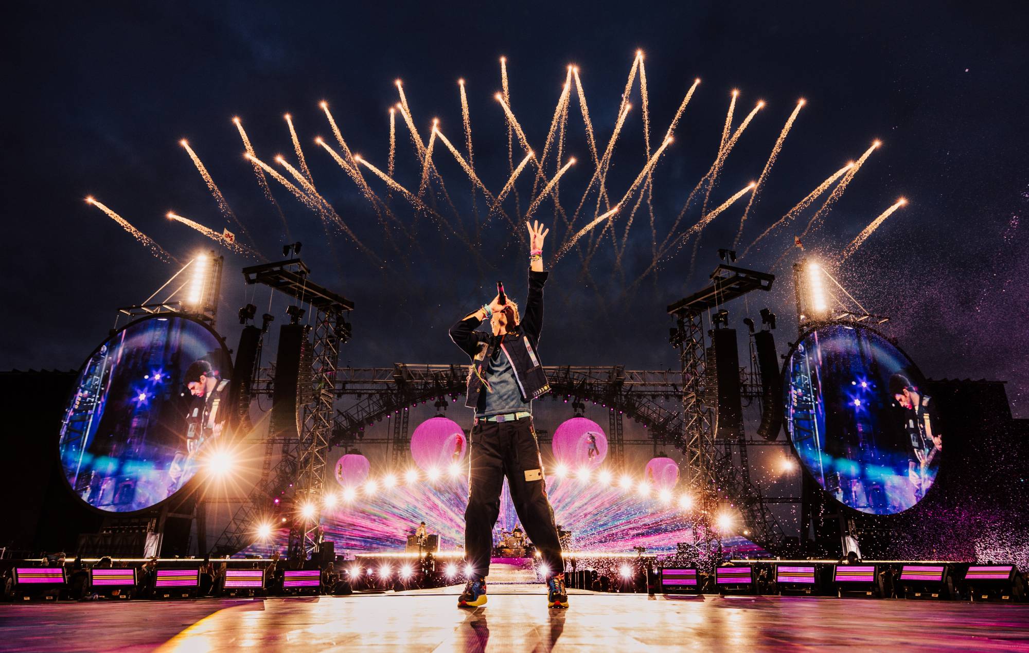 Coldplay live, 2025. Credit: Anna Lee