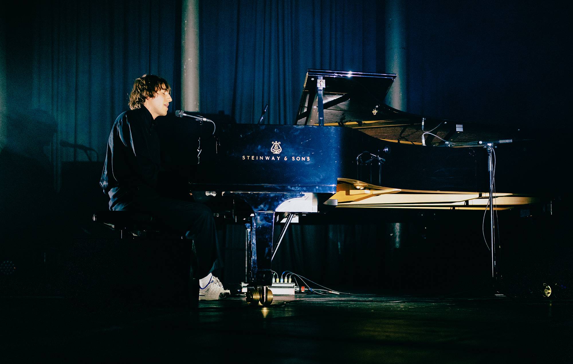 Cameron Winter live at The Roundhouse, London. Credit: Lewis Evans